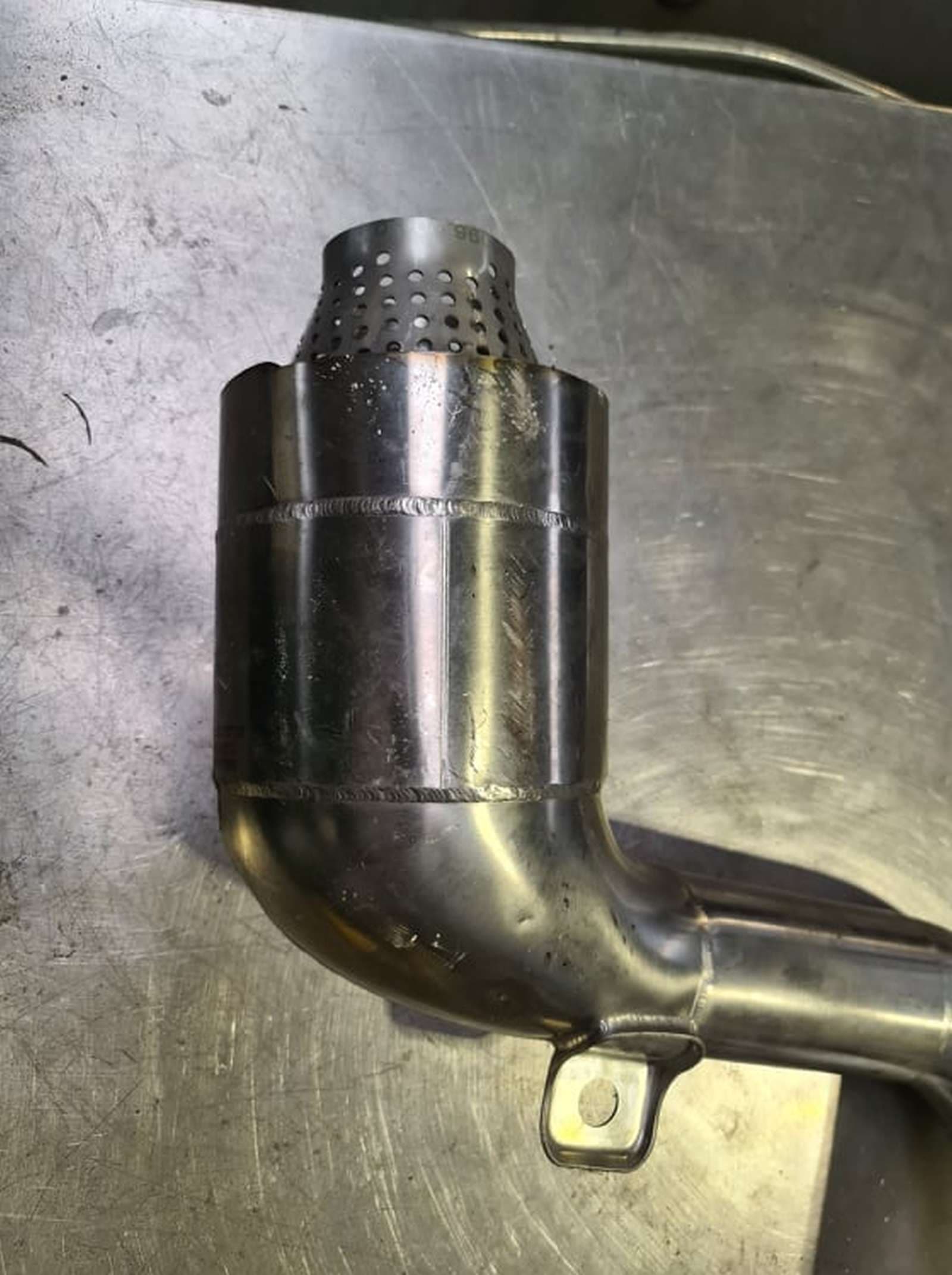 Катализатор от ZZZ 42A251077M/HJS/METAL