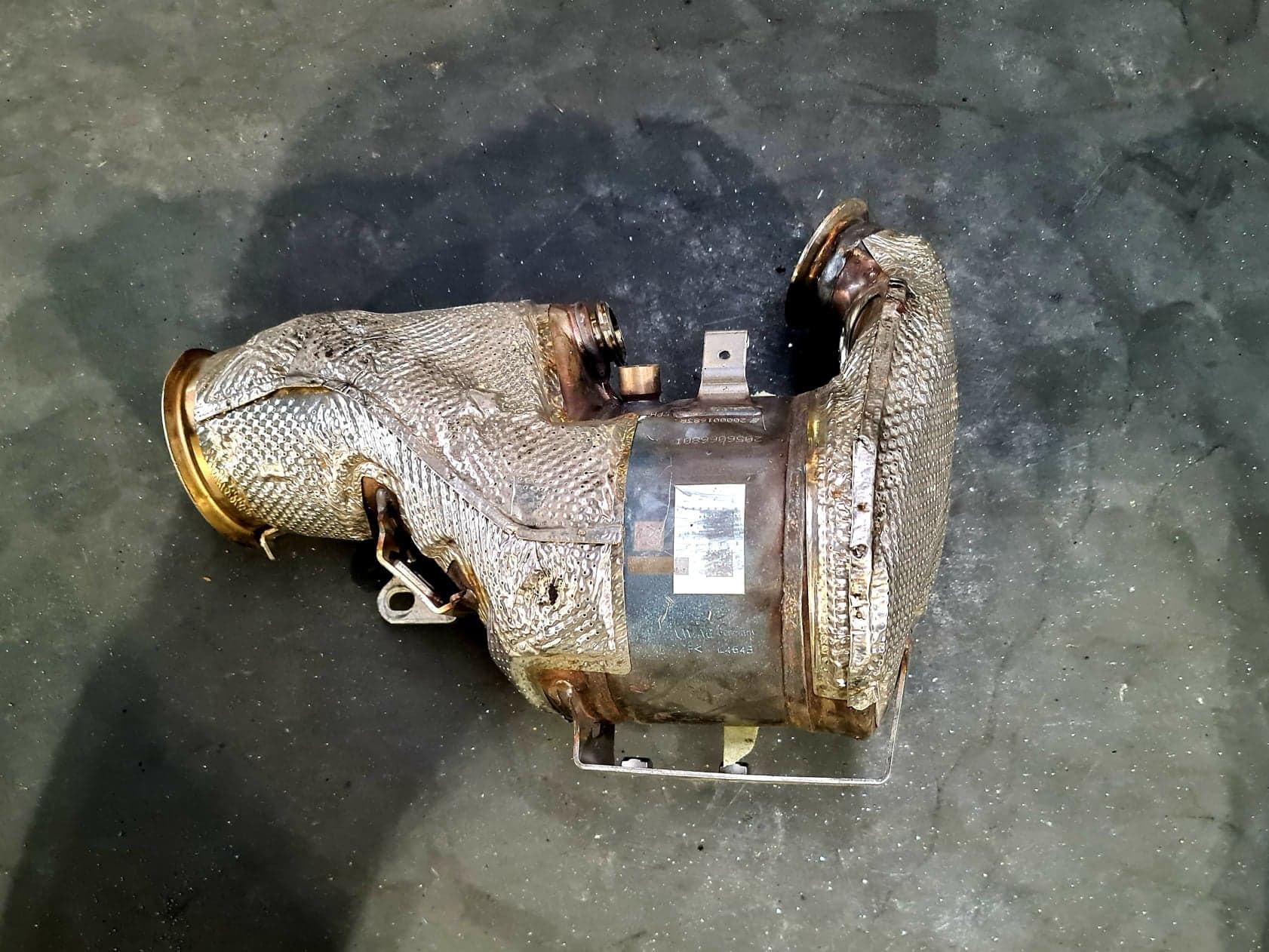 Катализатор от VOLKSWAGEN/AUDI/SKODA/SEAT 05L131695D/05L131705R/05L166AC/2056066801/METAL