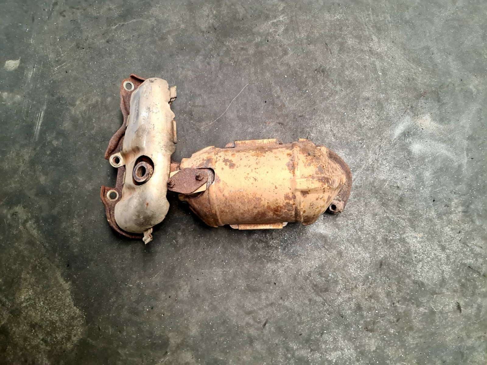 Катализатор от TOYOTA R20070/METAL