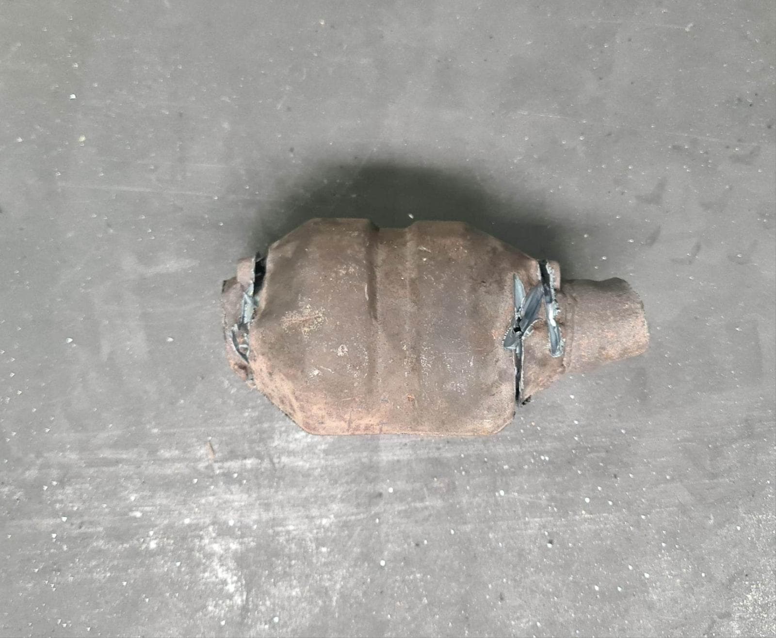 Катализатор от CHRYSLER 4695123/METAL/XRF