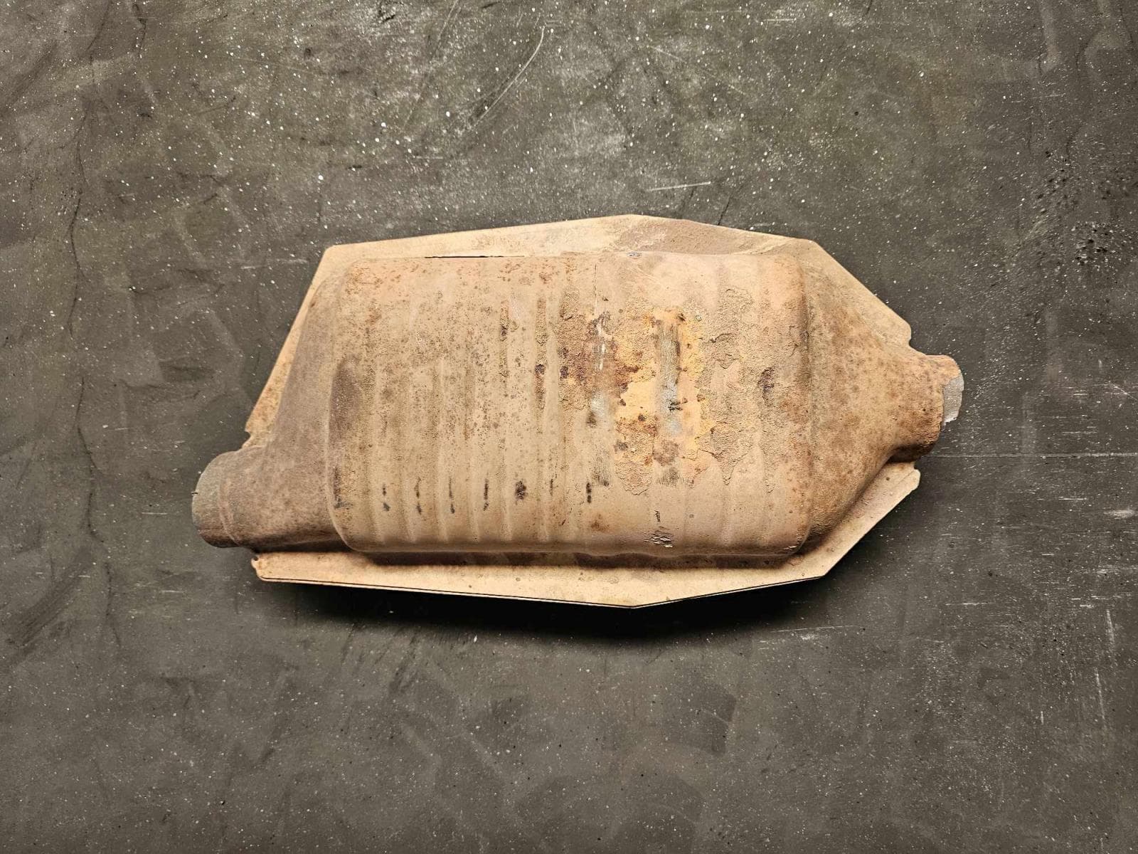 Катализатор от CHRYSLER 437W7285/CERAMIKA/XRF