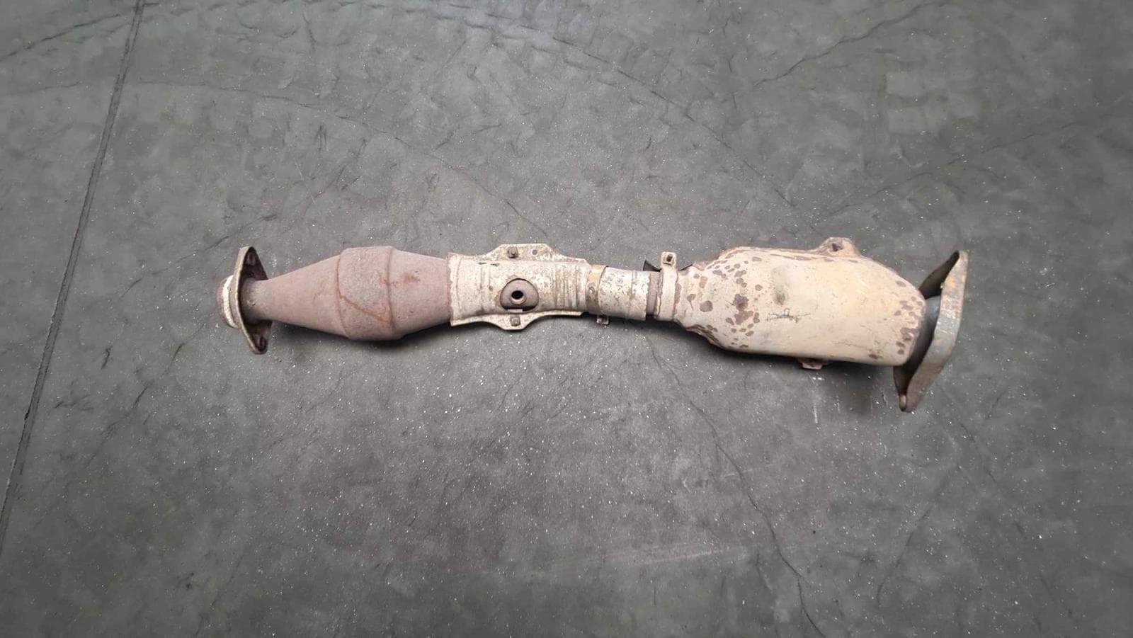 Катализатор от NISSAN 9U06DT/KOMPLET/CERAMIKA/XRF