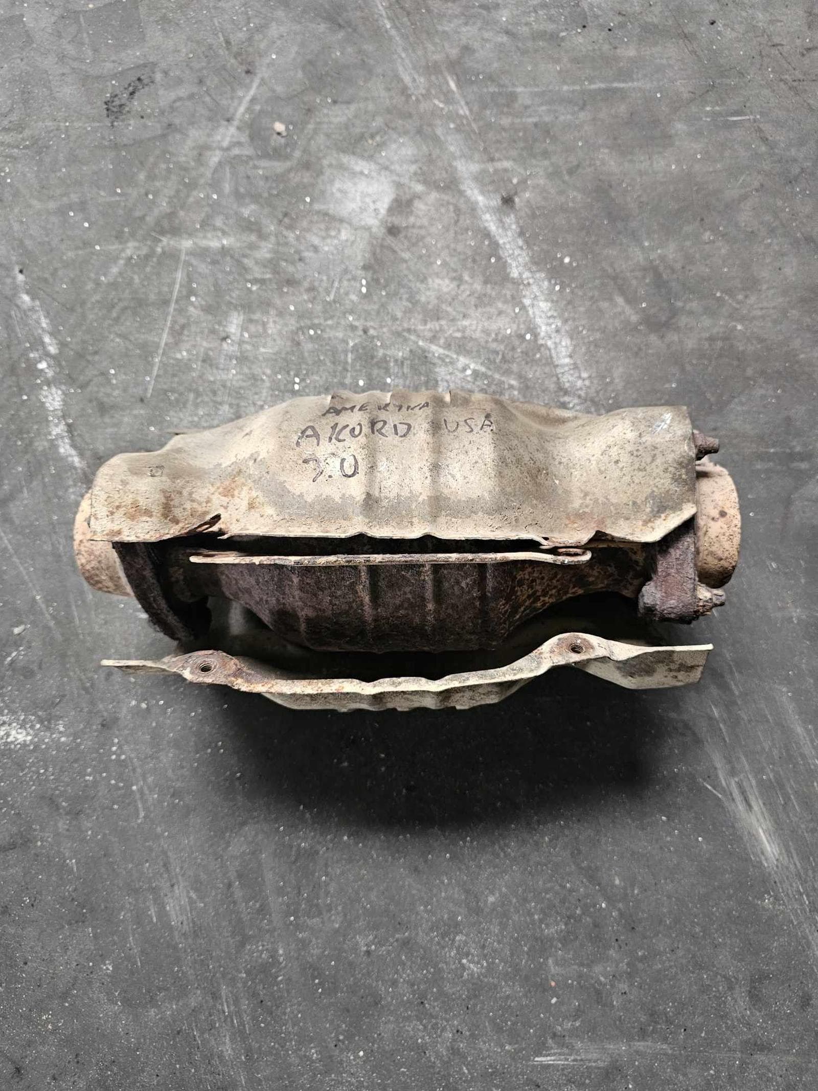 Катализатор HONDA 2 PASKI HONDA ACCORD USA 3.0/CERAMIKA/XRF