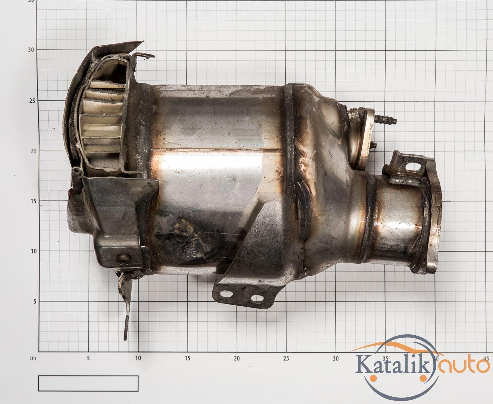 Катализатор от VOLKSWAGEN/AUDI/SKODA/SEAT 04B131765B/6C0181AA/FILTR/XRF