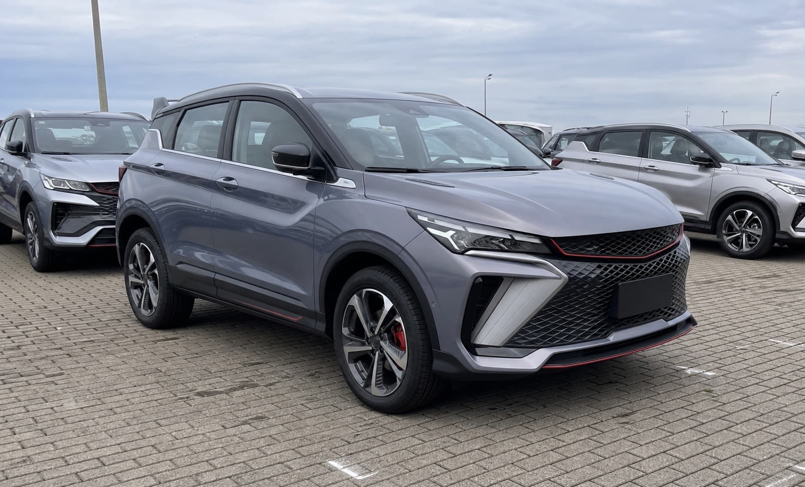 Фото статьи о Geely Coolray Sport за 2 774 990 рублей может забрать 20% клиентов Belgee: что изменится после старта продаж
