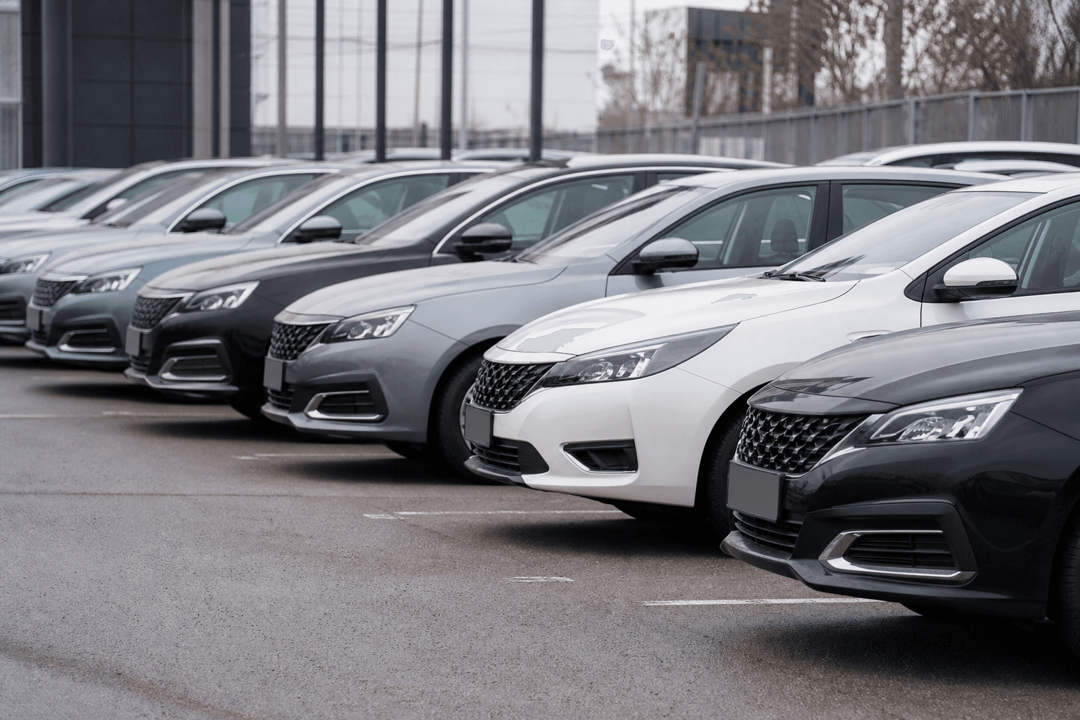 Фото статьи о Toyota теряет 24% продаж в Китае: дорогой бензин и местные бренды усилили шестимесячное падение, что будет дальше